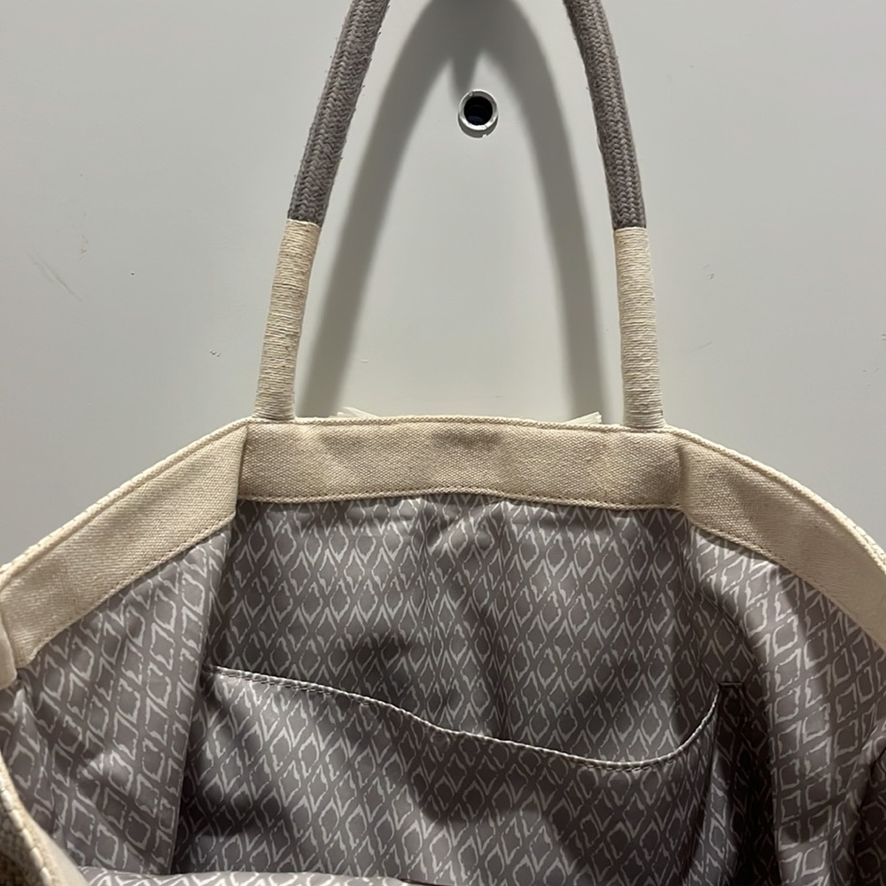 Stella & Dot Beach Tote - Picture 7 of 9